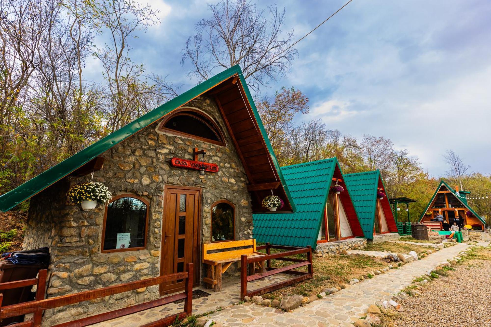 Catunu' Lui Emil Vila Carbunesti Exterior foto