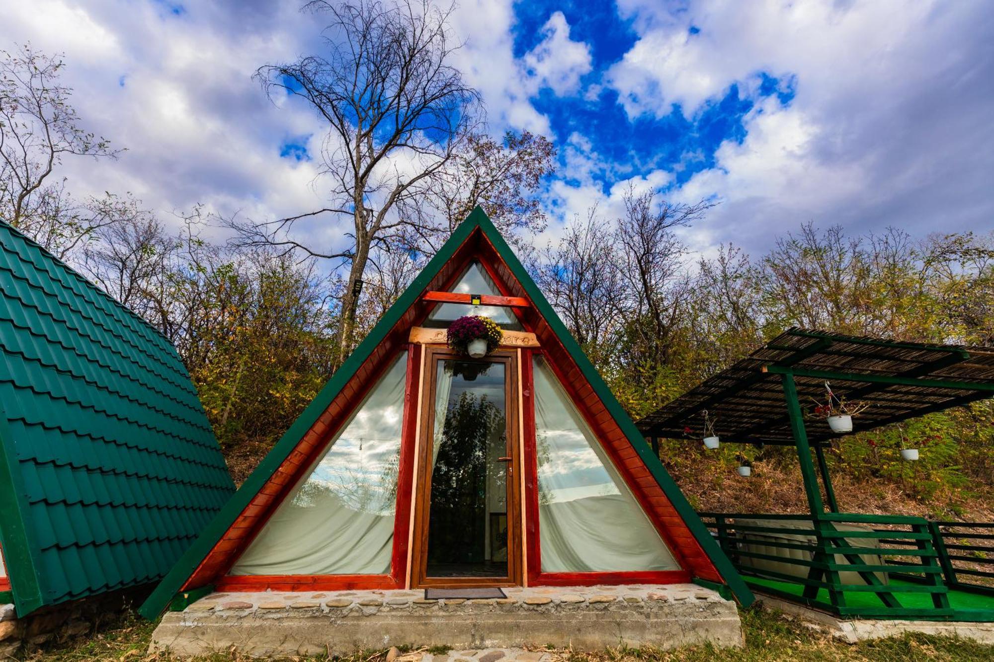 Catunu' Lui Emil Vila Carbunesti Exterior foto