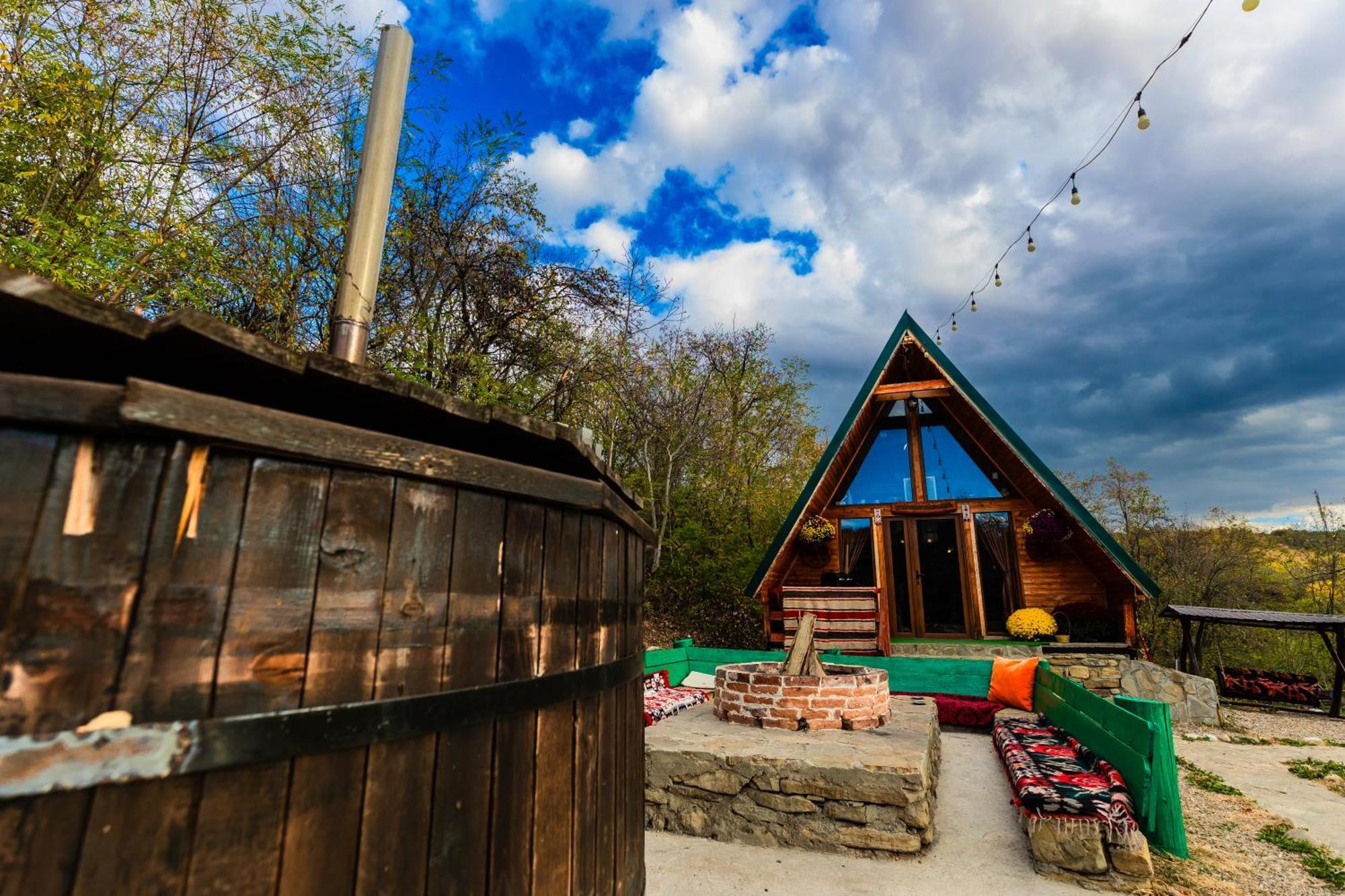 Catunu' Lui Emil Vila Carbunesti Exterior foto